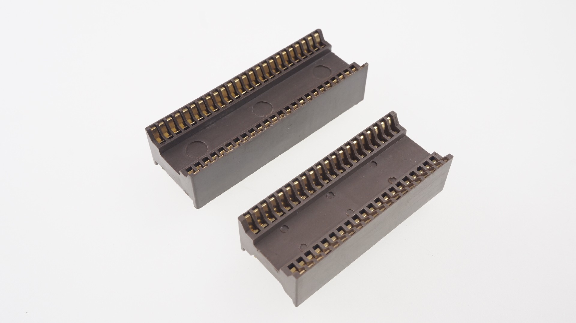 Burn In Socket DIP 2.54 mm Pitch 6 8 12 14 16 18 20 24 28 32 40 48 Pin Gold plate IC Test Socket Through Hole Dual Row